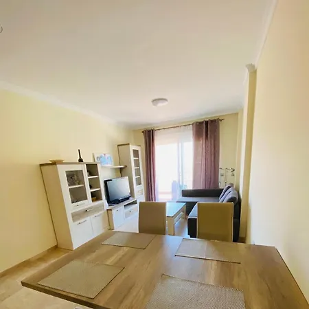 Apartamento With Pool And Terrace