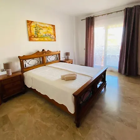 Apartamento With Pool And Terrace Puerto de Santiago (Tenerife)